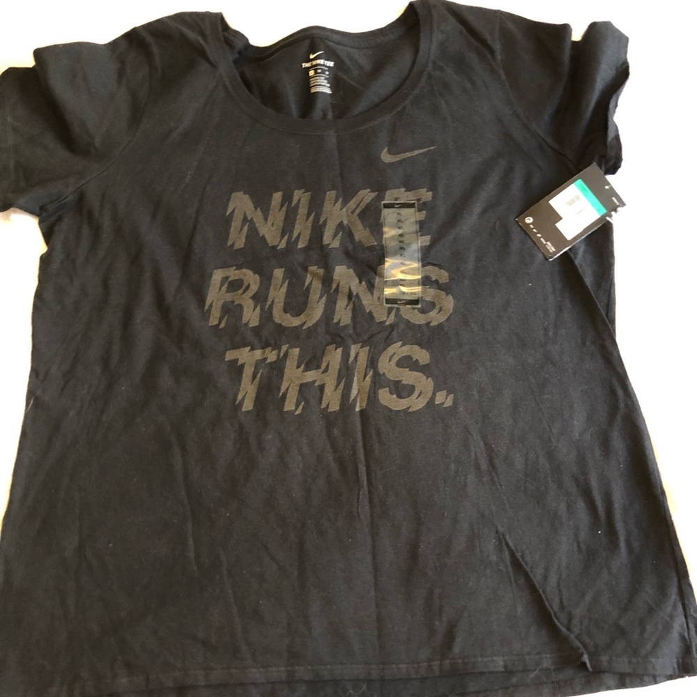 Nike tee XL new with tags